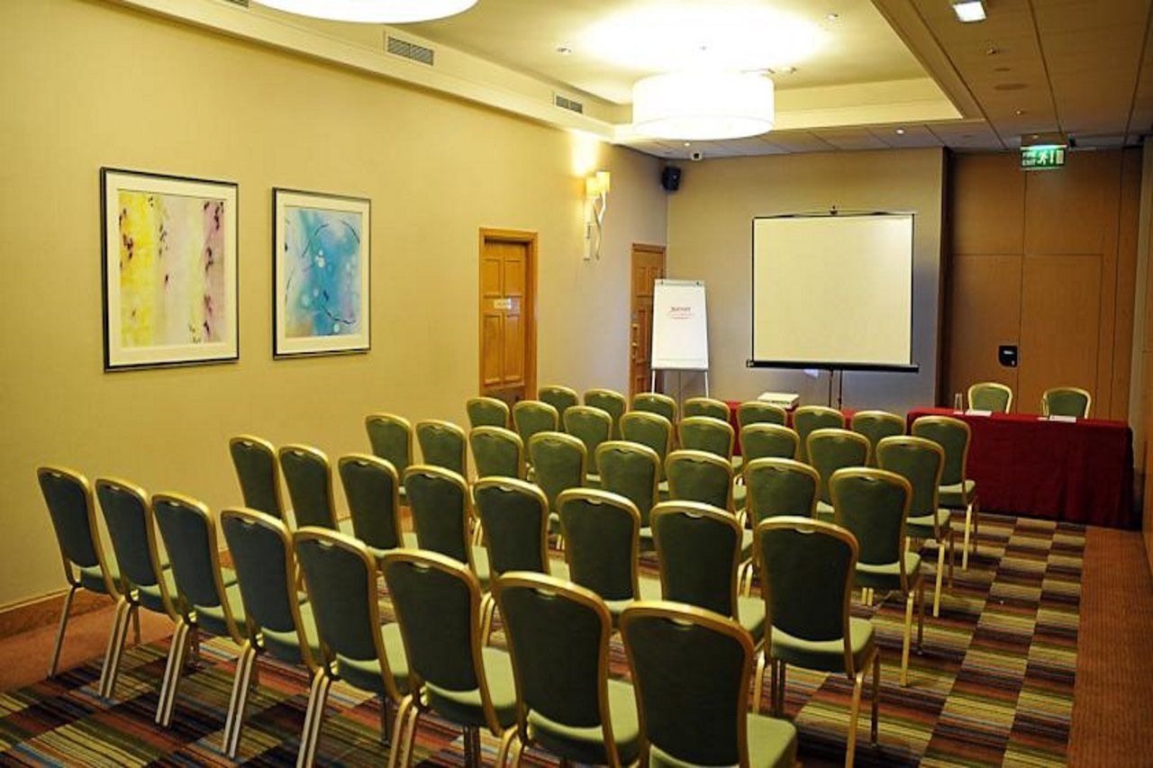 Marriott Victoria & Hotel 4*